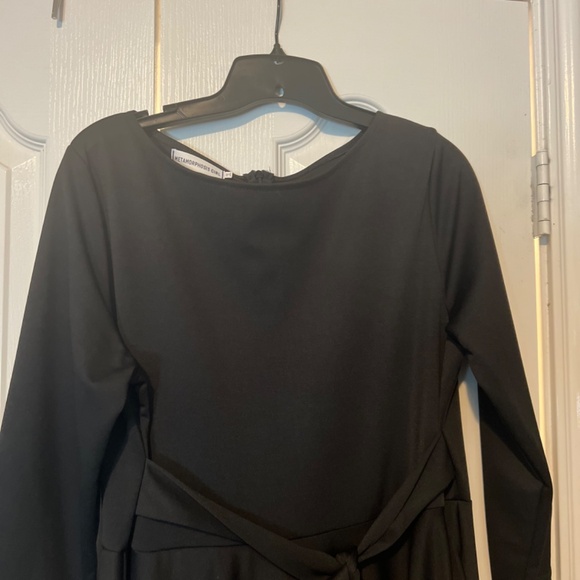 Black Dress - Picture 4 of 5